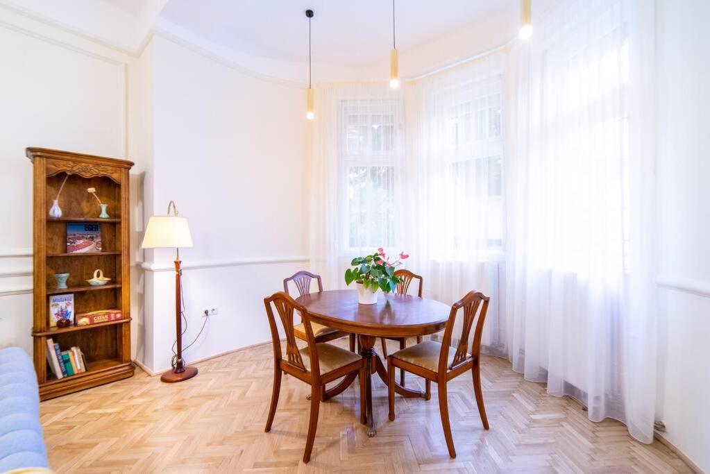 Kastely Apartman Eger Exterior foto